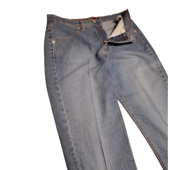 Gloria Vanderbilt Blue High Rise Mom Jeans Pre-Rolled Capris Size 8! - Picture 7 of 16